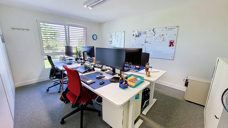 Locaux commerciaux / bureaux d'env. 220 m2 à Estavayer-le-Lac / FR