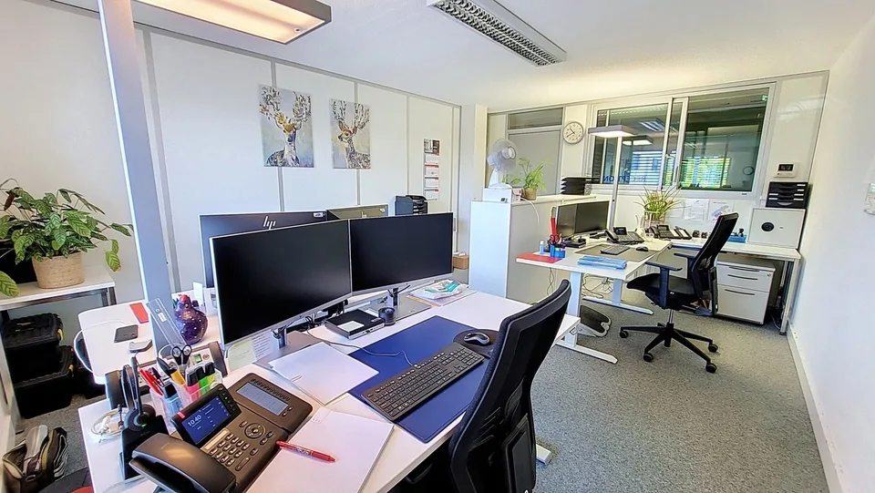 Locaux commerciaux / bureaux d'env. 220 m2 à Estavayer-le-Lac / FR