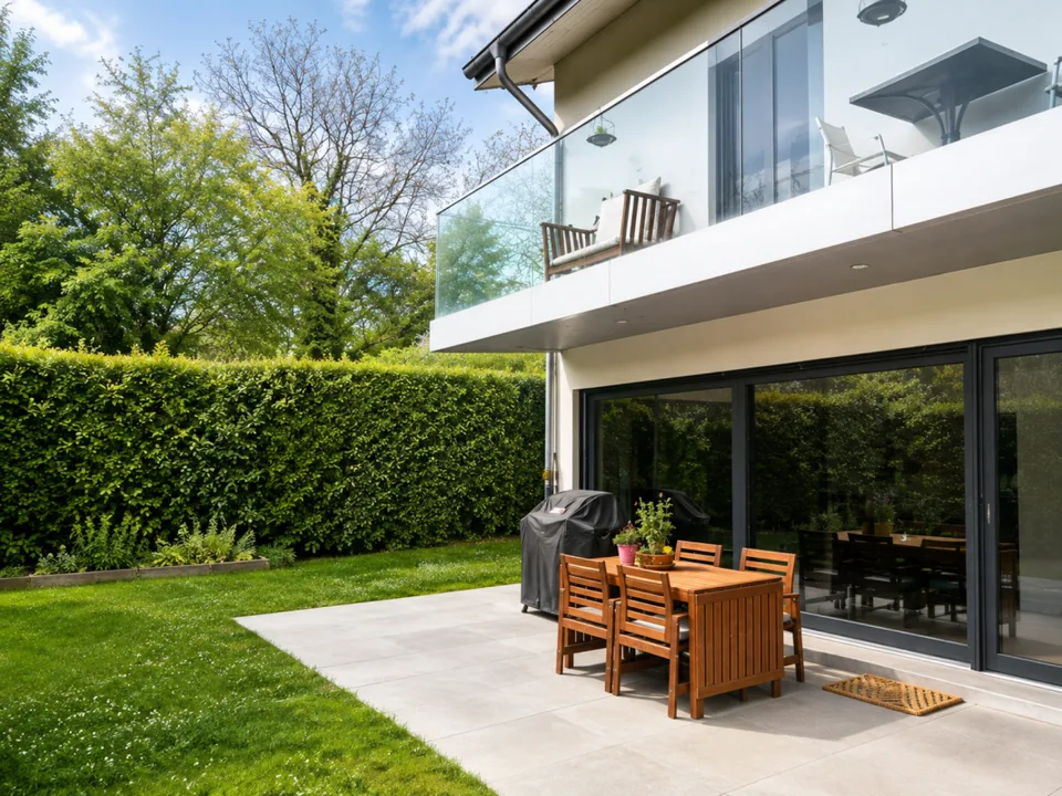 Contemporary 6-room villa with private garden in Mies, 10 minutes from Geneva