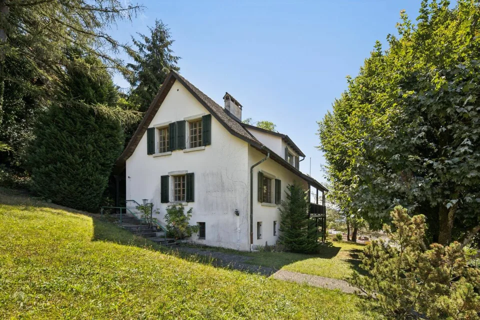 5-Zimmer Einfamilienhaus auf grosser Parzelle in Blonay VD mit See- und Bergsicht