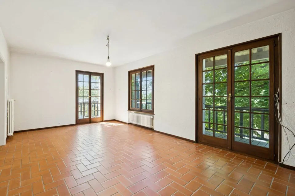 Maison individuelle de 5 pièces sur un grand terrain à Blonay VD avec vue sur le lac et les montagnes
