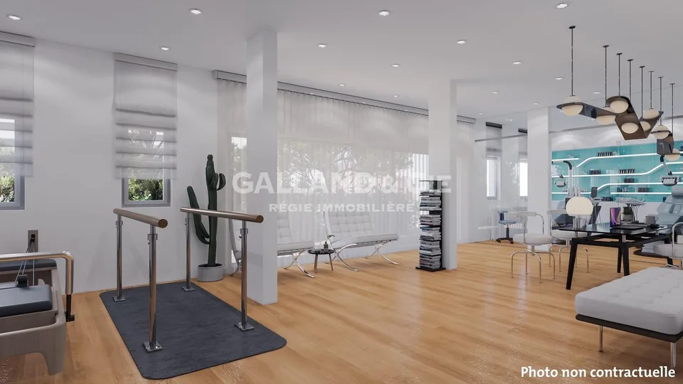 Commercial space on the ground floor of 150 m2!