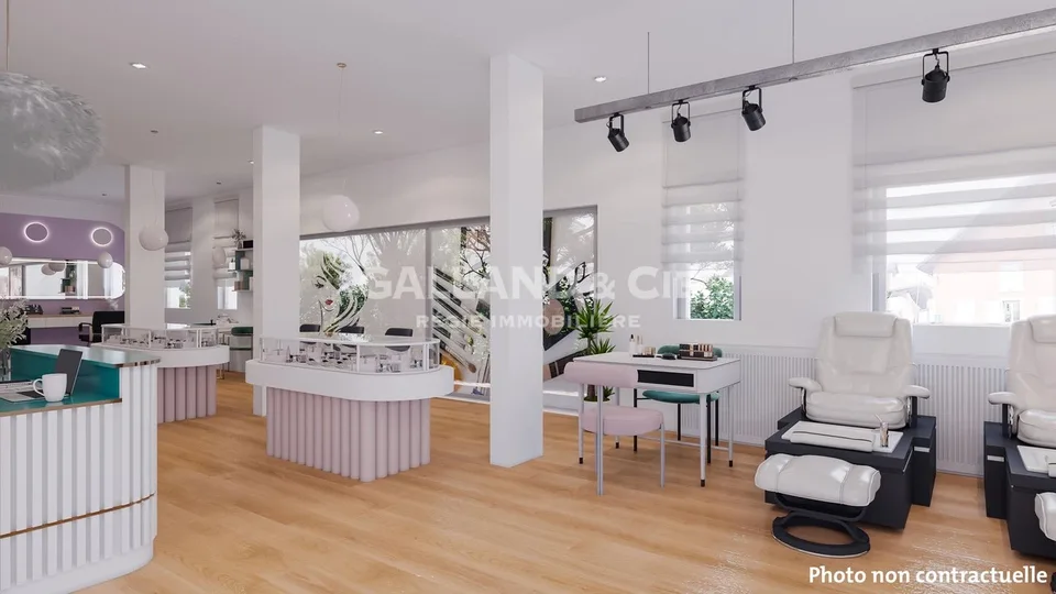 Commercial space on the ground floor of 150 m2!