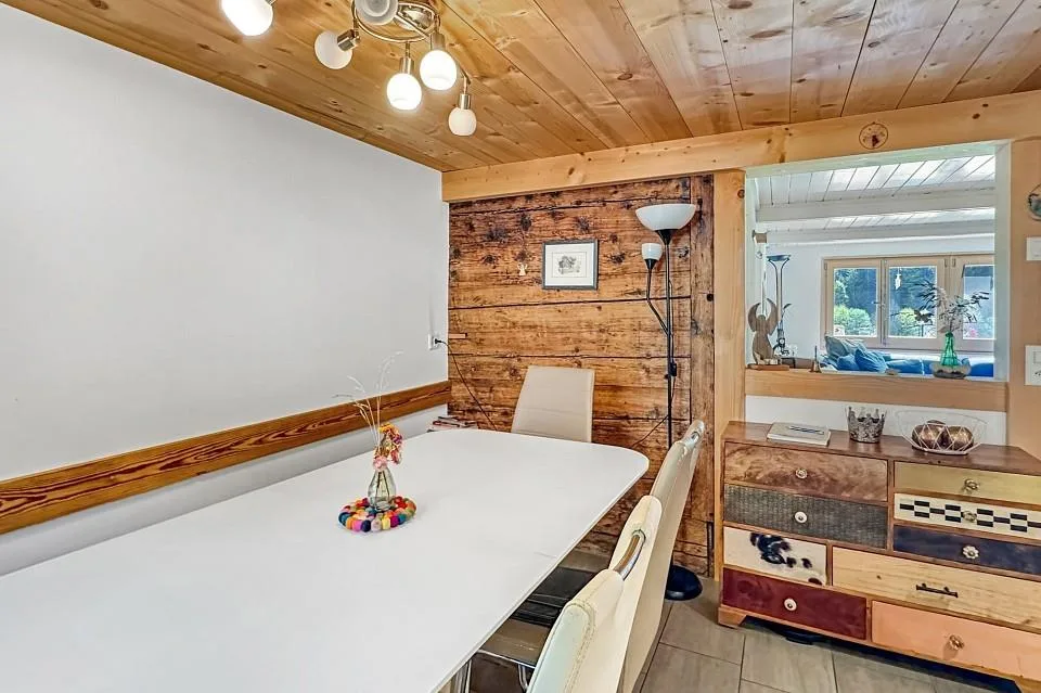 Un Bijou dans les Montagnes : Maison Résidentielle Rénovée avec Amour avec Charme Unique & Possibilité de B&B