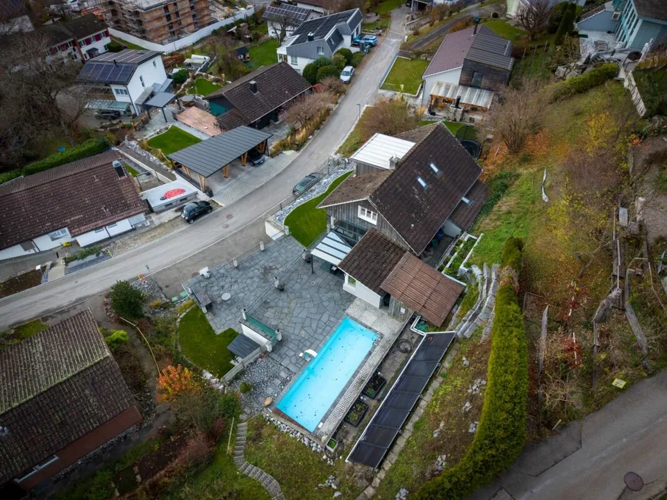 Maison unifamiliale de haute qualité avec piscine et vue panoramique – photo 14 sur 15