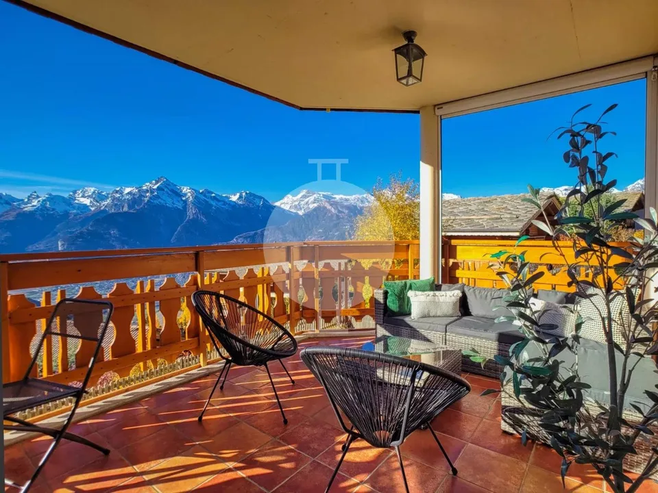 Wunderschöne 5,5-Zimmer-Luxuswohnung mit großem Garten und Panoramablick auf die Berge – Foto 12 von 13