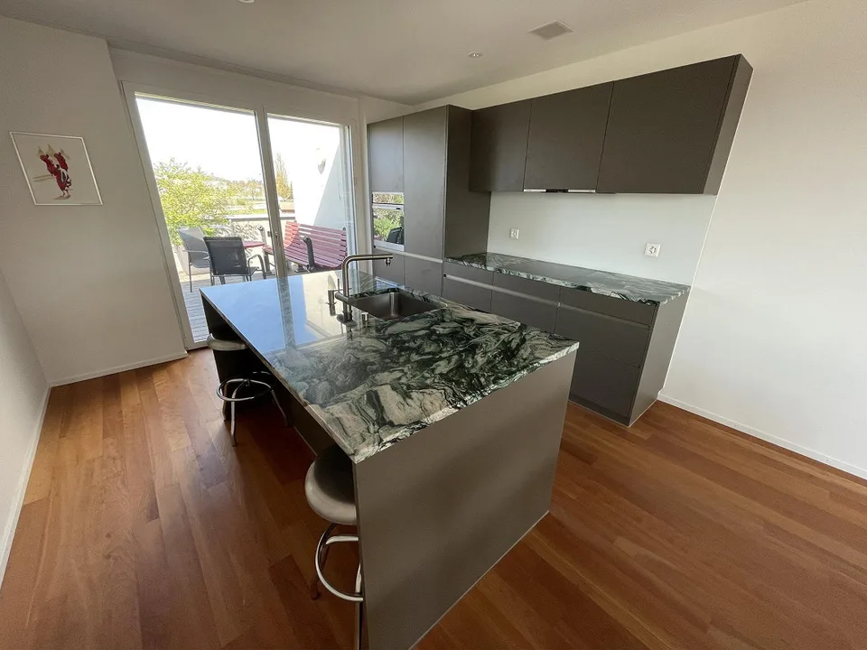 Appartamento attico di 4,5 stanze con 2 terrazze e vista di prima classe