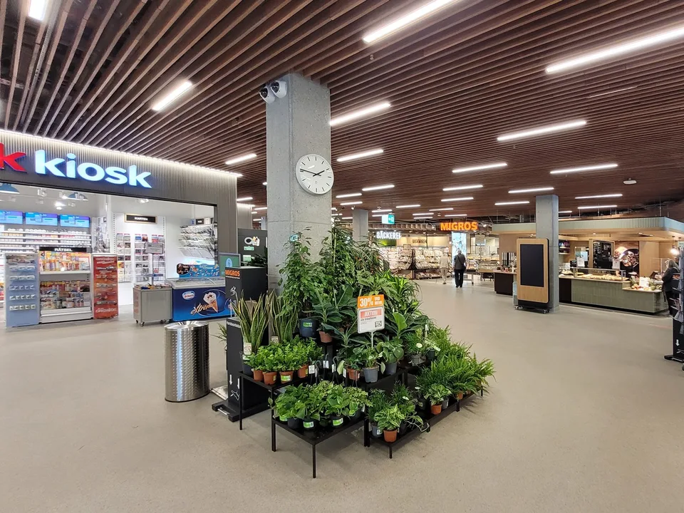 Büro oder Praxis direkt beim Bahnhof Glarus