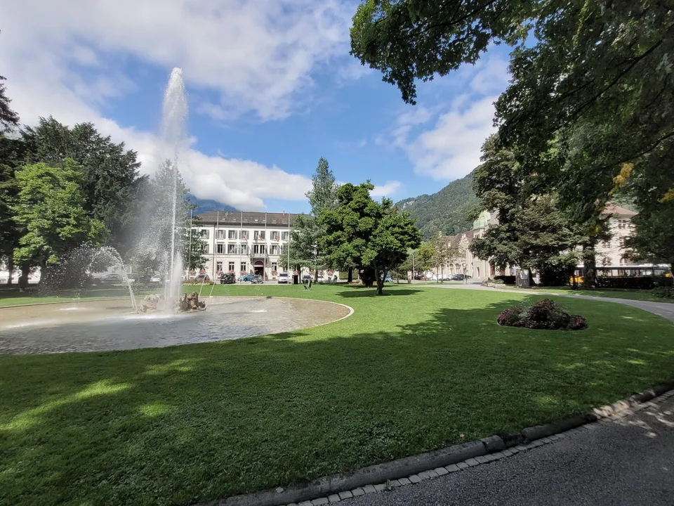 Büro oder Praxis direkt beim Bahnhof Glarus