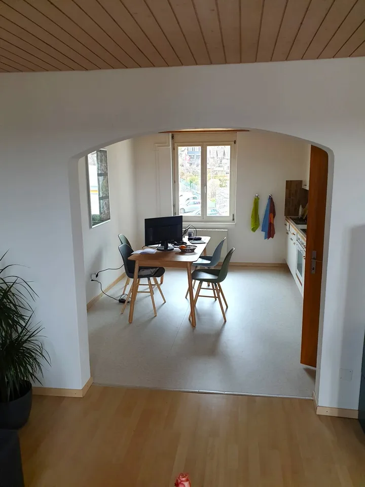 Appartement lumineux 2.5 pièces avec parking à Grenchen