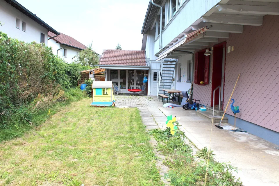 3.5-Zimmer-Gartenwohnung mit Sitzplatz in Uetendorf mieten