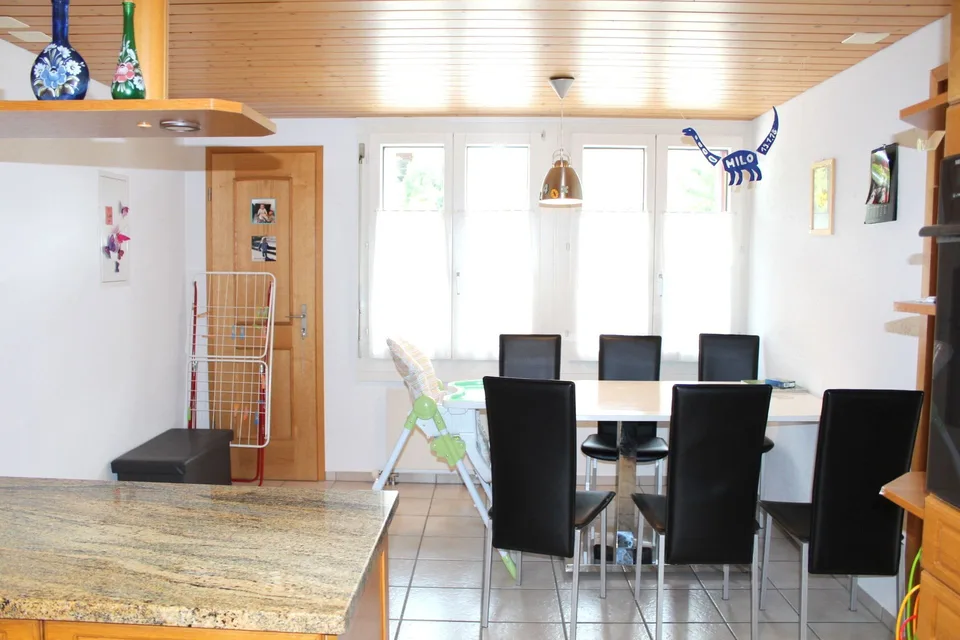 3.5-Zimmer-Gartenwohnung mit Sitzplatz in Uetendorf mieten