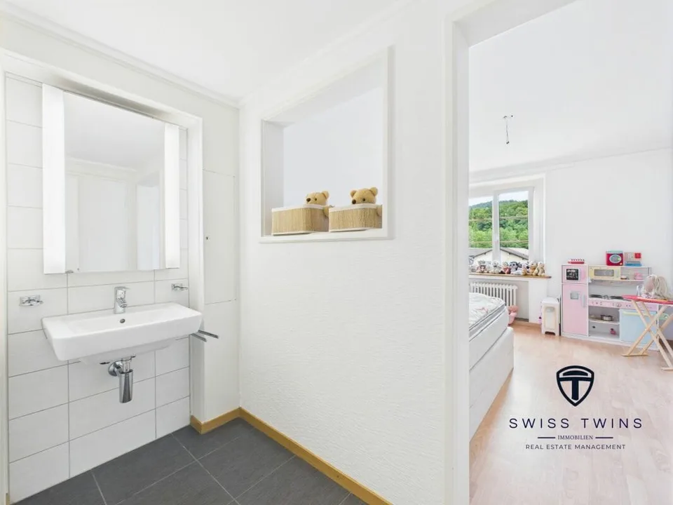 Spacious 6.5-room apartment with a far-reaching view in Schüpfheim for rent