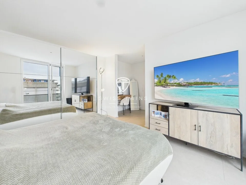 Moderne 3.5-Zimmer-Penthousewohnung mit Loggia in Zürich