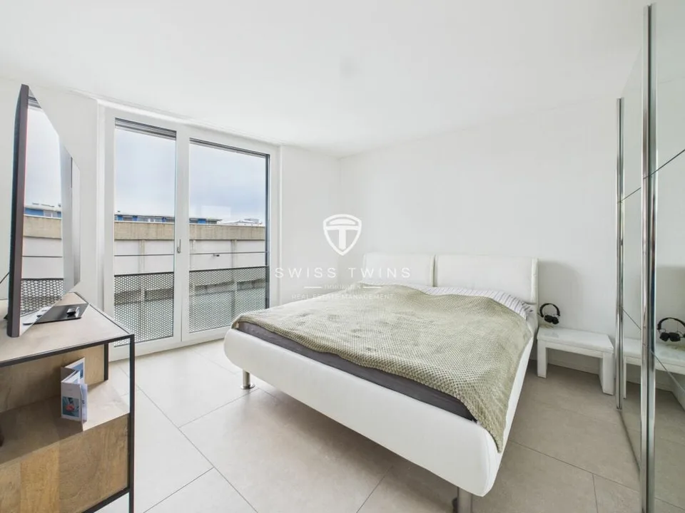 Moderne 3.5-Zimmer-Penthousewohnung mit Loggia in Zürich