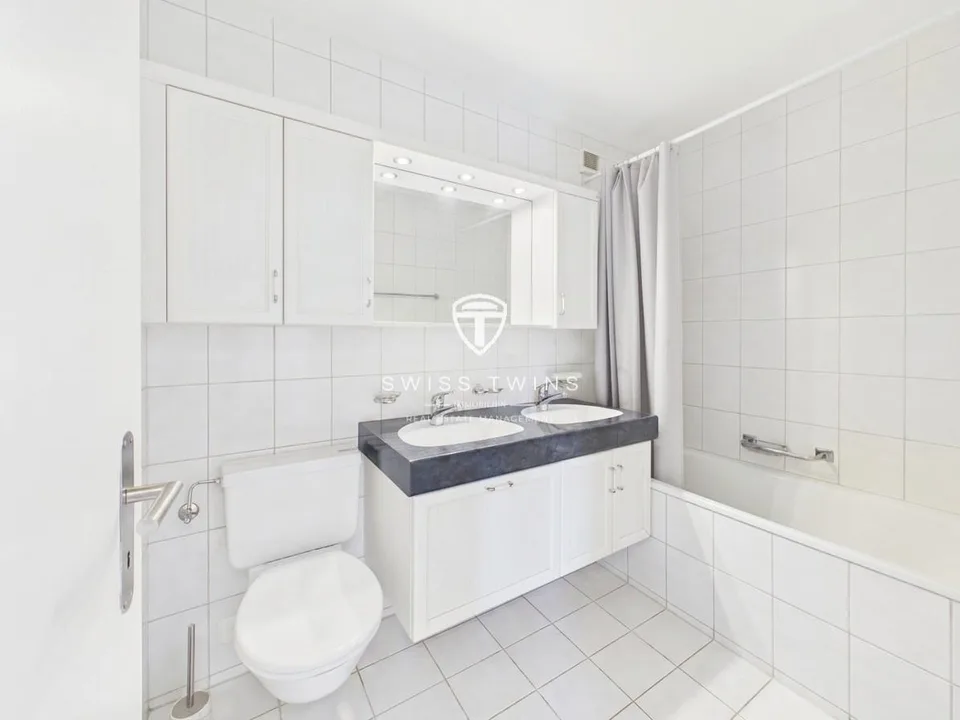 Appartement 3,5 pièces récemment rénové avec vue sur le lac à Feusisberg à louer