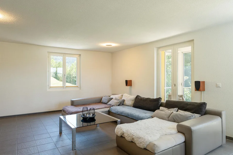 Detached single-family house with pool and plenty of outdoor space