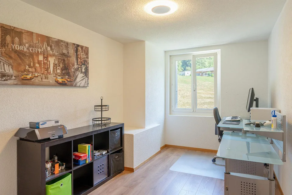 Detached single-family house with pool and plenty of outdoor space