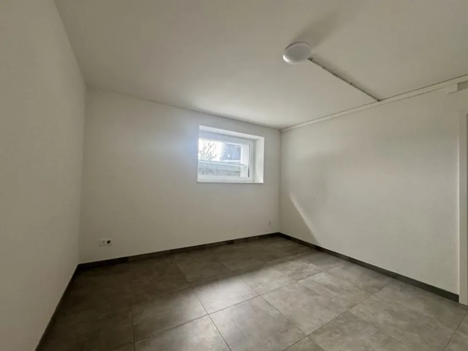 FOR RENT OR FOR SALE, commercial space with independent entrance