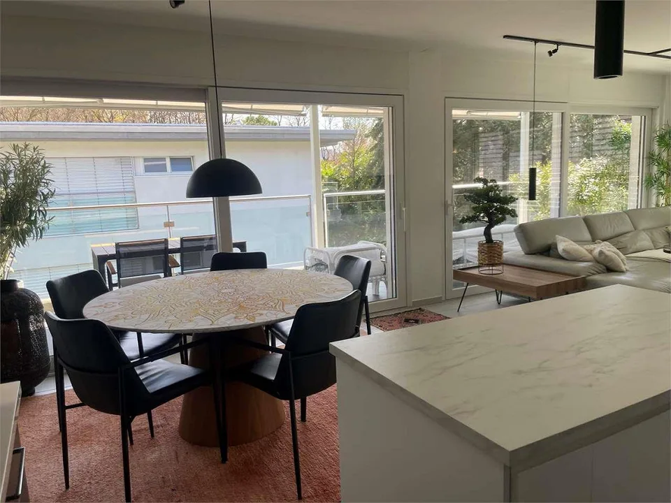Modern prestigious residence with large terrace and double services in Ver