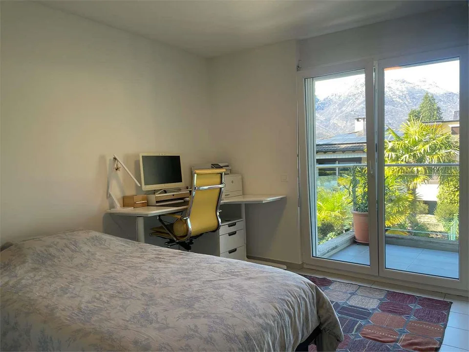 Modern prestigious residence with large terrace and double services in Ver