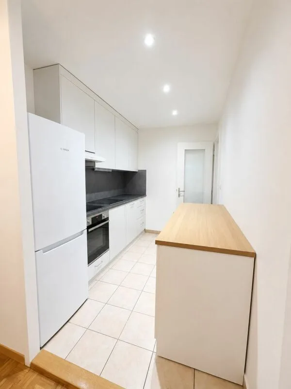LEASE TAKEOVER - 2 room apartment well situated in Acacias