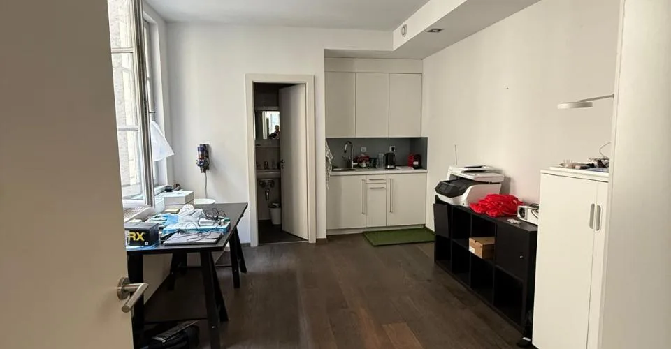Character Office in the Heart of Rue Rousseau