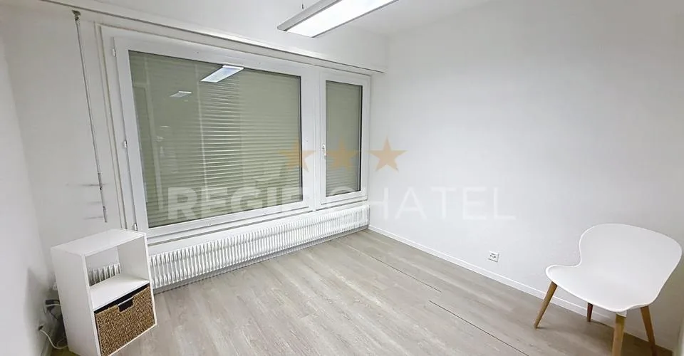 Commercial space ideally located just steps from the train station