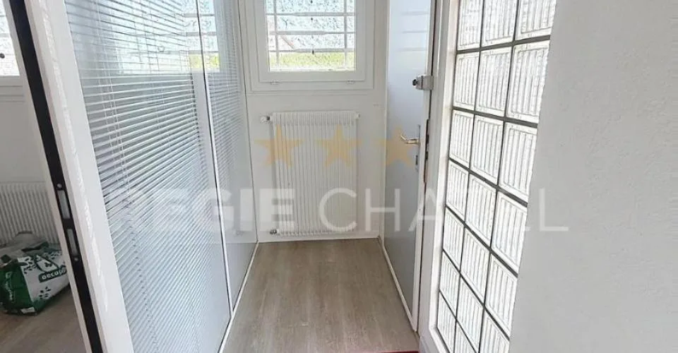 Commercial space ideally located just steps from the train station
