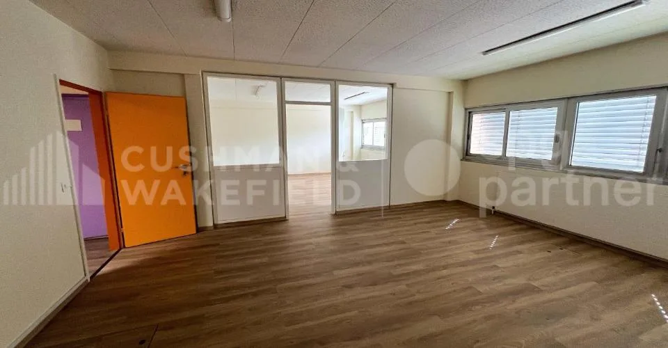 Atelier, showroom et bureaux - 940 m² | SATIGNY–ZIMEYSA