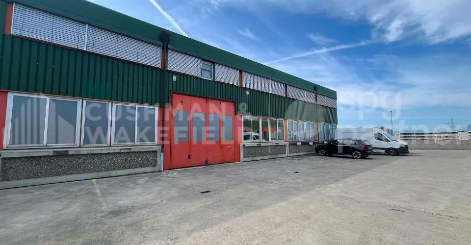 Atelier, showroom et bureaux - 940 m² | SATIGNY–ZIMEYSA