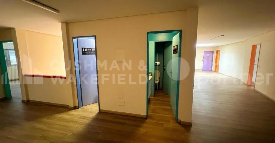 Atelier, showroom et bureaux - 940 m² | SATIGNY–ZIMEYSA