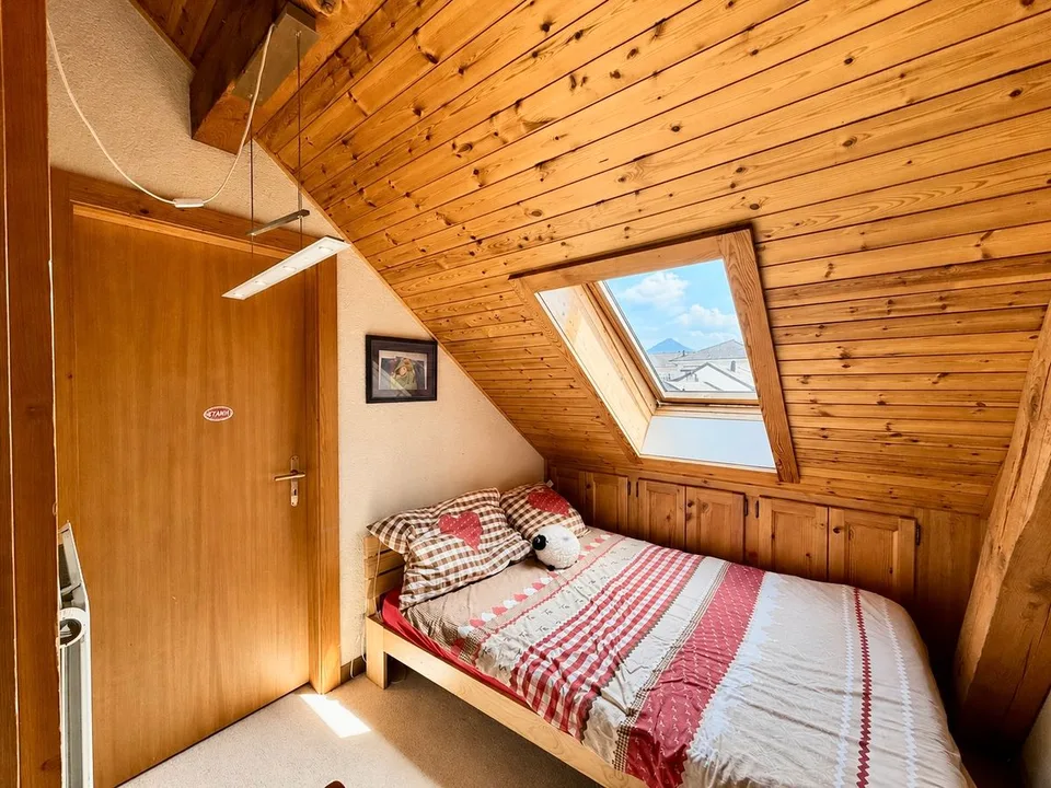 Charming Spacious Duplex in the Heart of St-Maurice