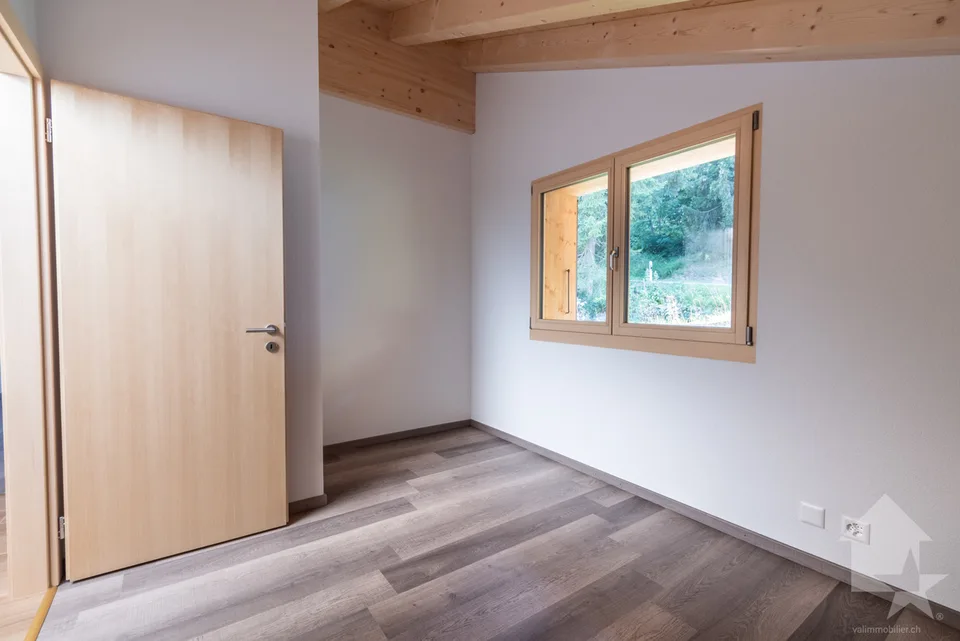 A 20 minutes de Monthey chalet NEUF disponible de suite et garanti