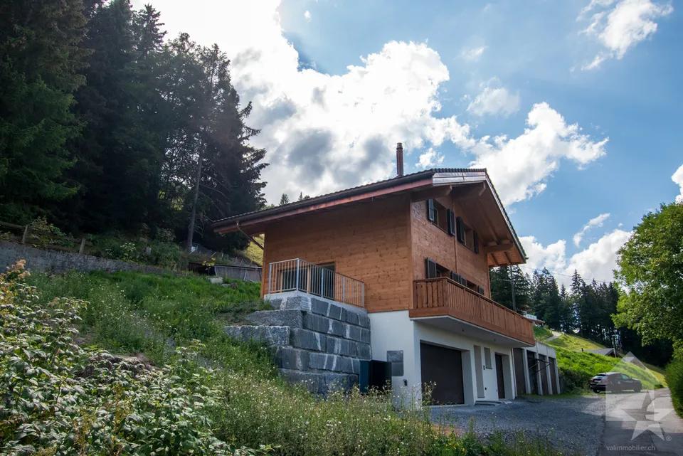 A 20 minutes de Monthey chalet NEUF disponible de suite et garanti