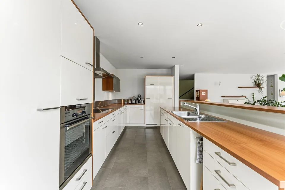 Maison individuelle de 5,5 pièces avec grand jardin à Hochdorf - efficace