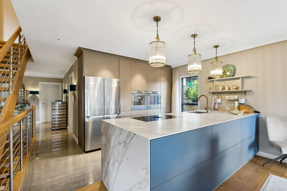 Exklusive Neubau-Villa mit Designerküche, Smart Home &amp; privater Wellness-Oase