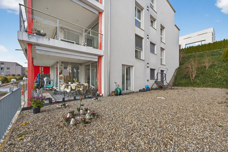 Sonnige 3.5-Zimmer-Gartenwohnung mit Balkon und grossem Gartensitzplatz