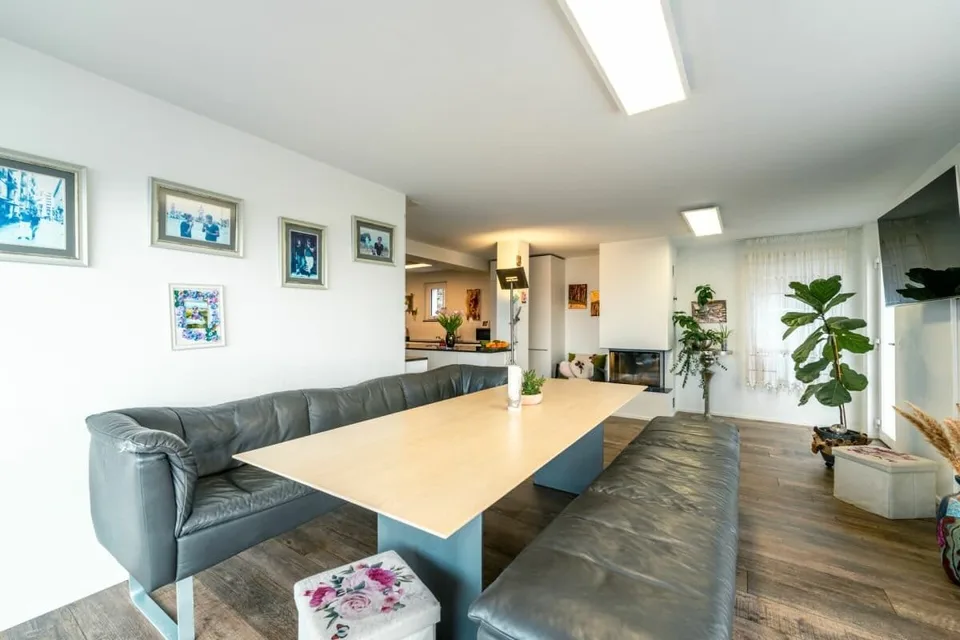 Grosszügiges 6.5-Zimmer Einfamilienhaus mit Einliegerwohnung - modernisiert