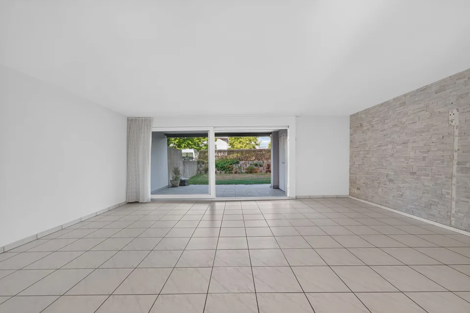 Wohnen wie im Einfamilienhaus - exklusive 5.5-Zimmer-Garten-Maisonette mit sonnigem Privatgarten