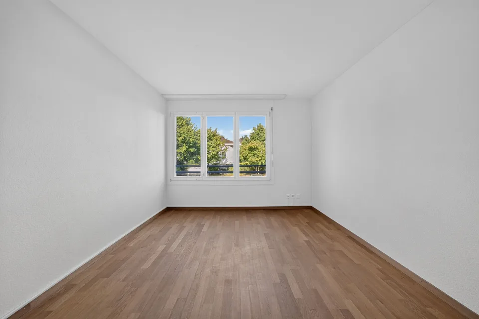 Wohnen wie im Einfamilienhaus - exklusive 5.5-Zimmer-Garten-Maisonette mit sonnigem Privatgarten