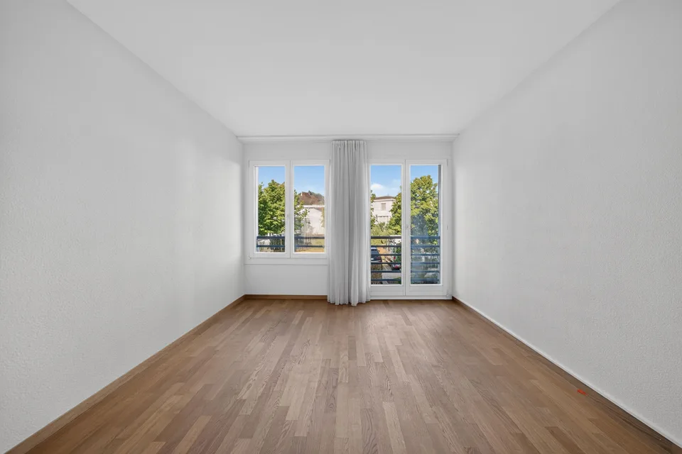 Wohnen wie im Einfamilienhaus - exklusive 5.5-Zimmer-Garten-Maisonette mit sonnigem Privatgarten