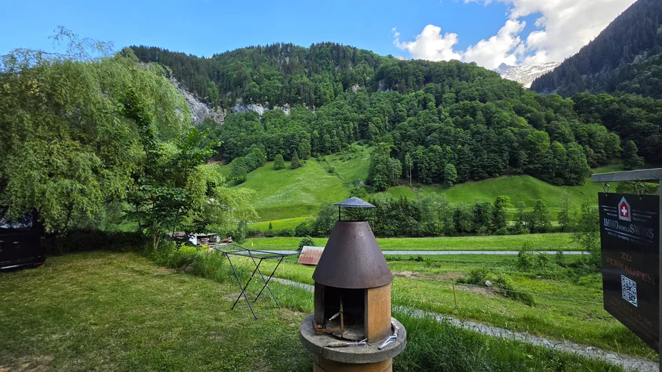 6-Zimmer-Zweifamilienhaus mit Panorama, Schwendi im Weisstannental SG