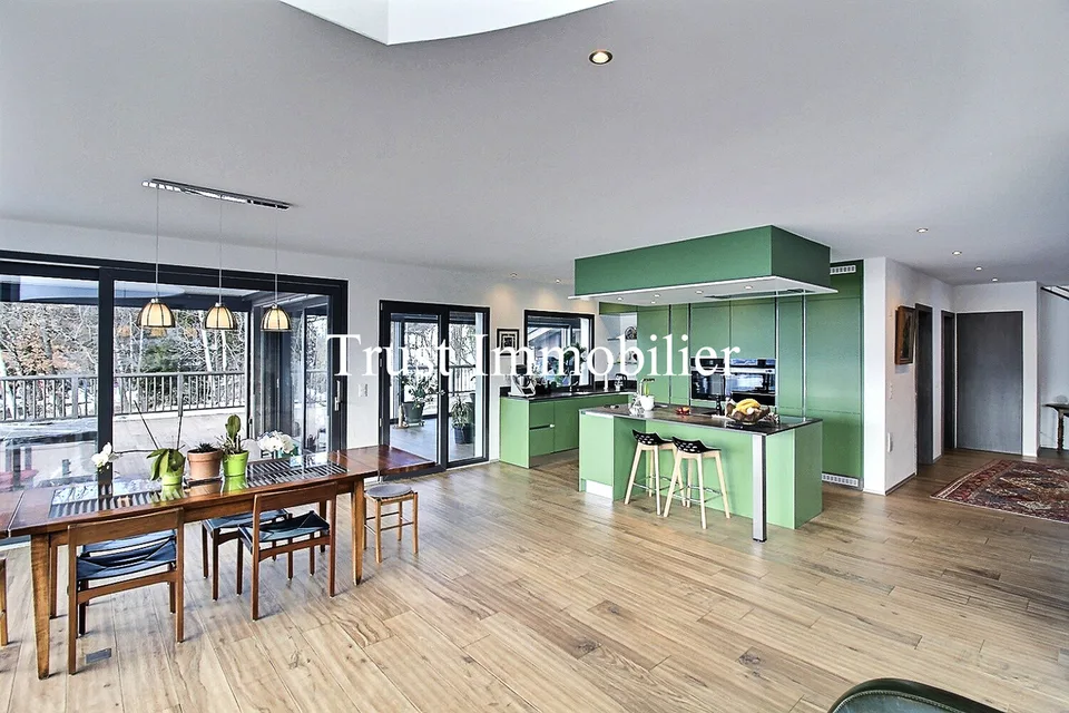 6010. Luxury, nature and refinement facing the mountains