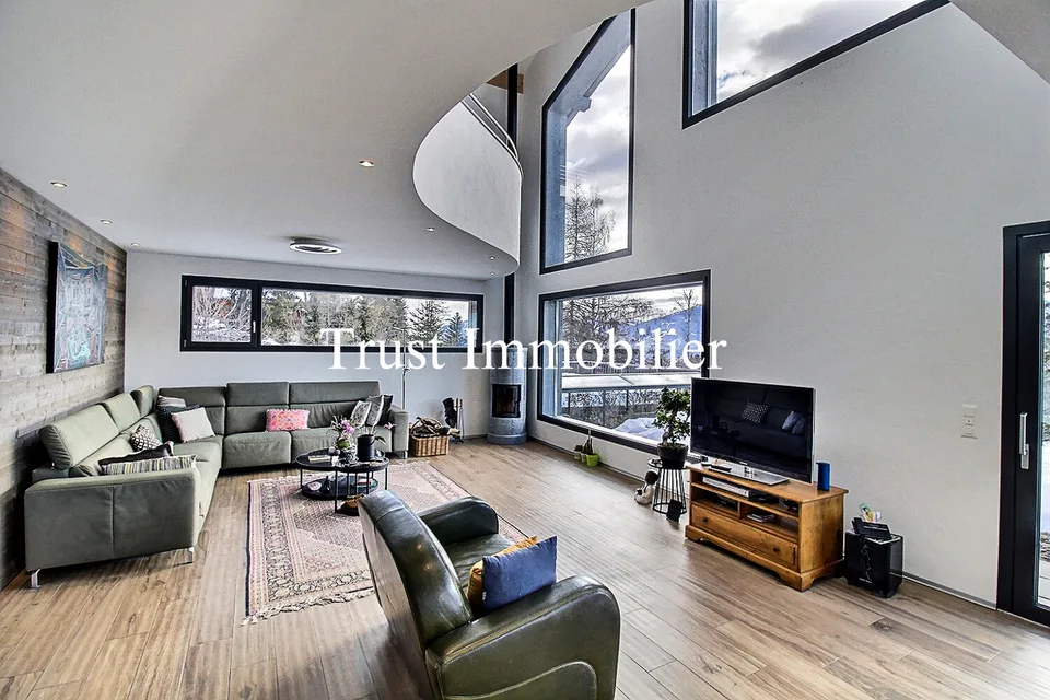 6010. Luxury, nature and refinement facing the mountains