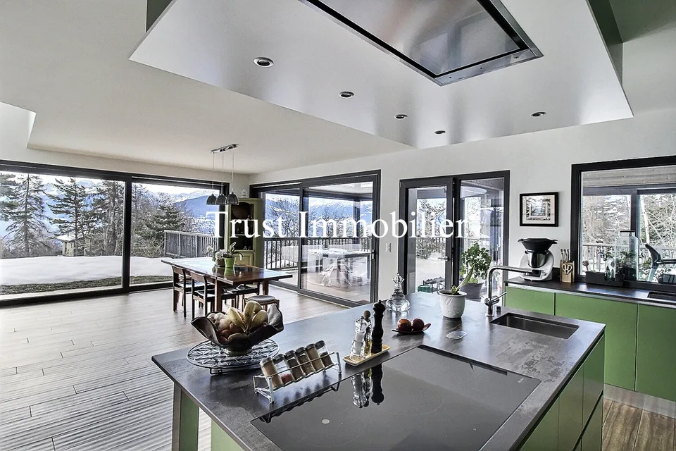 6010. Luxury, nature and refinement facing the mountains