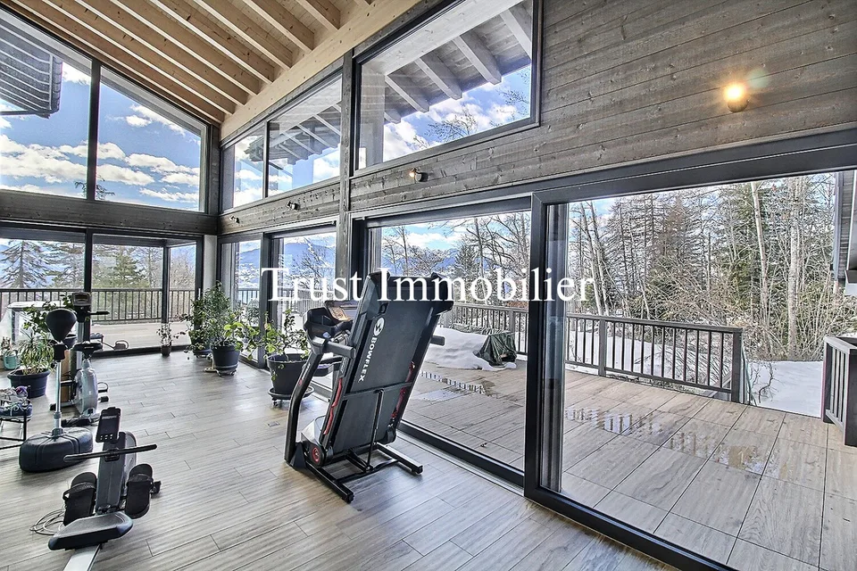 6010. Luxury, nature and refinement facing the mountains