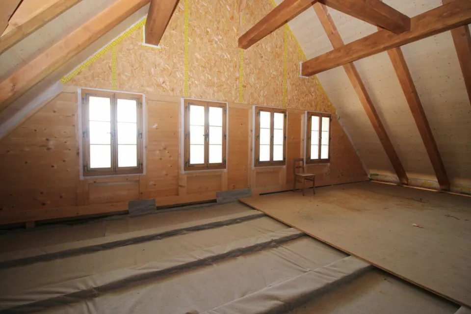 Casa residenziale e commerciale con potenziale per le imprese, gli investitori e gli acquirenti