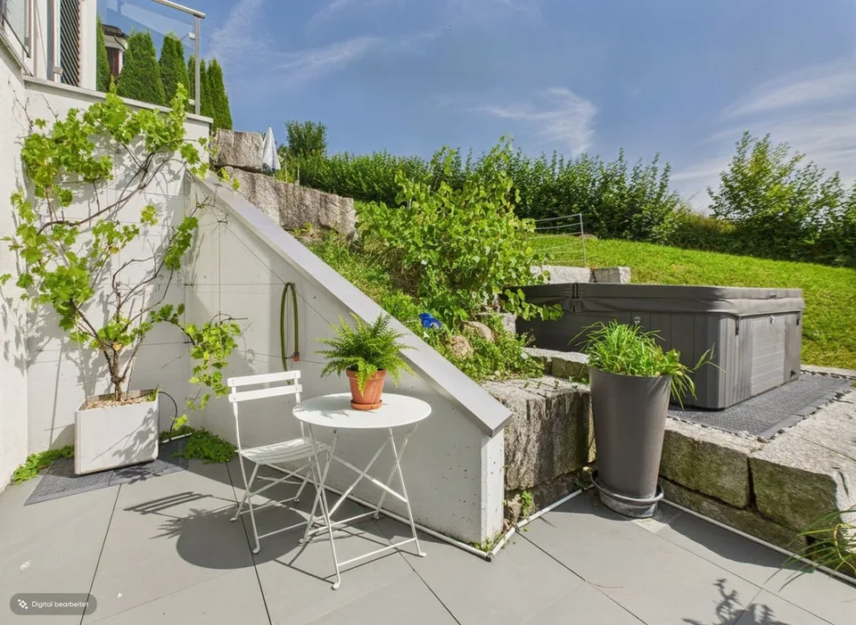 Exklusive Terrassenwohnung an wunderschöner Lage mit freier Sicht auf die Berge, die Linthebene und den Zürichsee
