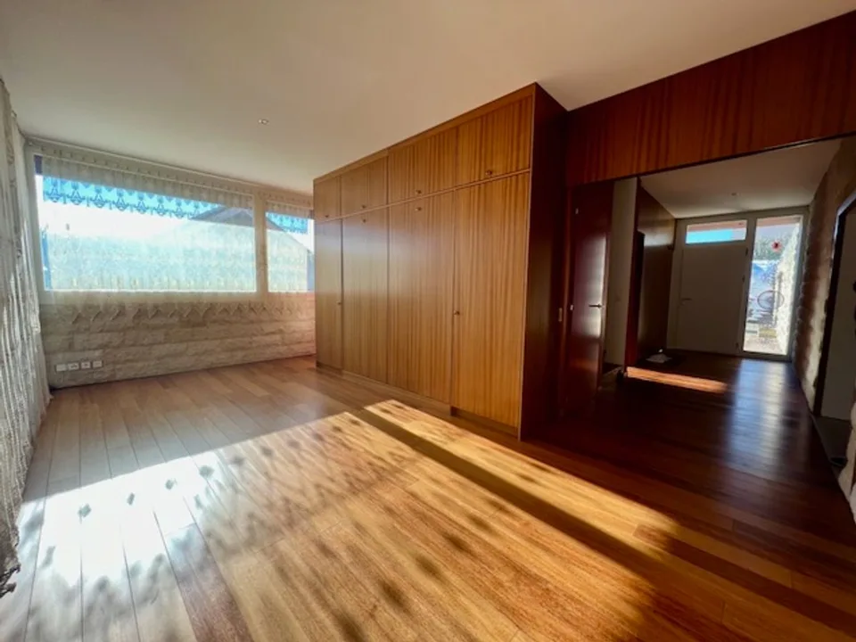 Fai un'offerta per questa splendida villa eccezionale, con vista sul lago e sulle Alpi
